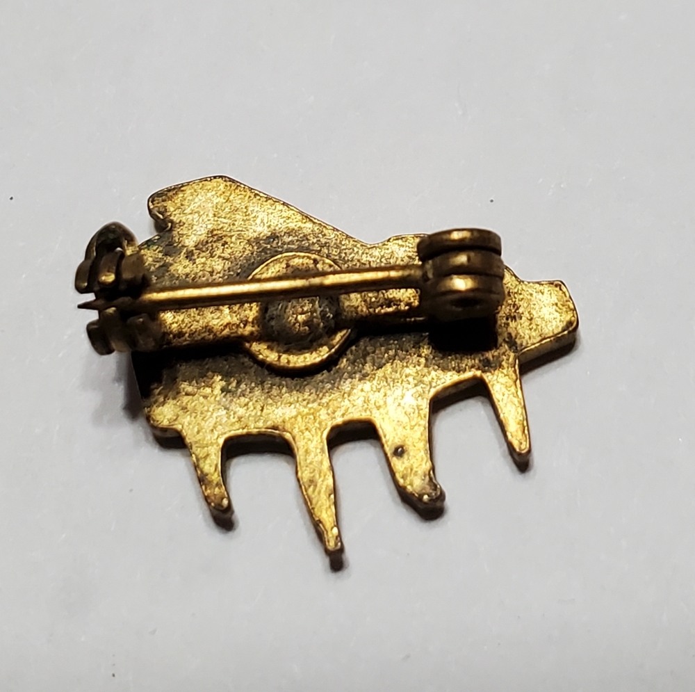 Vintage Gold colored Piano pin - Picture 2 of 3
